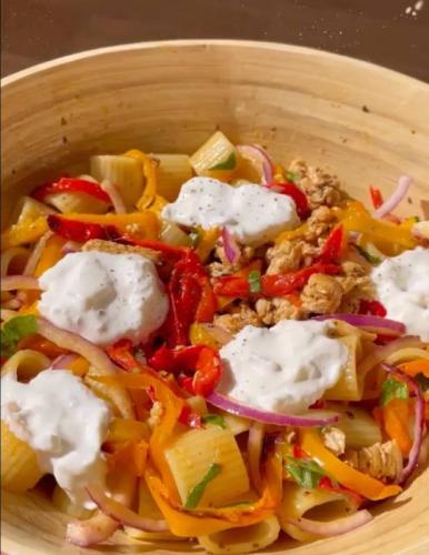 Salade poivrons grillés & burrata