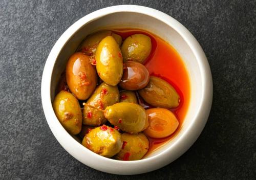 Olives aux herbes, piment & ail - Big Mamma